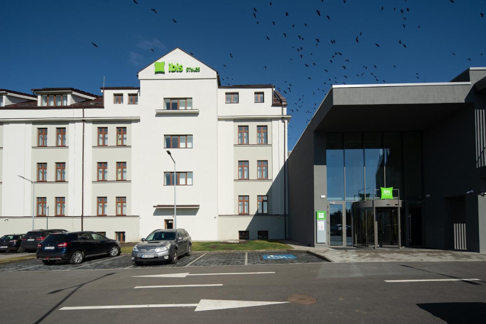 Hotel Ibis Styles Sibiu Arsenal Exterior foto